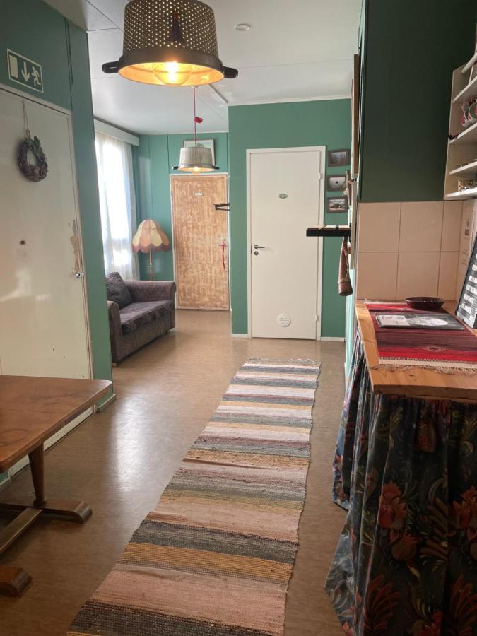 Karkola Koulumaeki旅舍 外观 照片